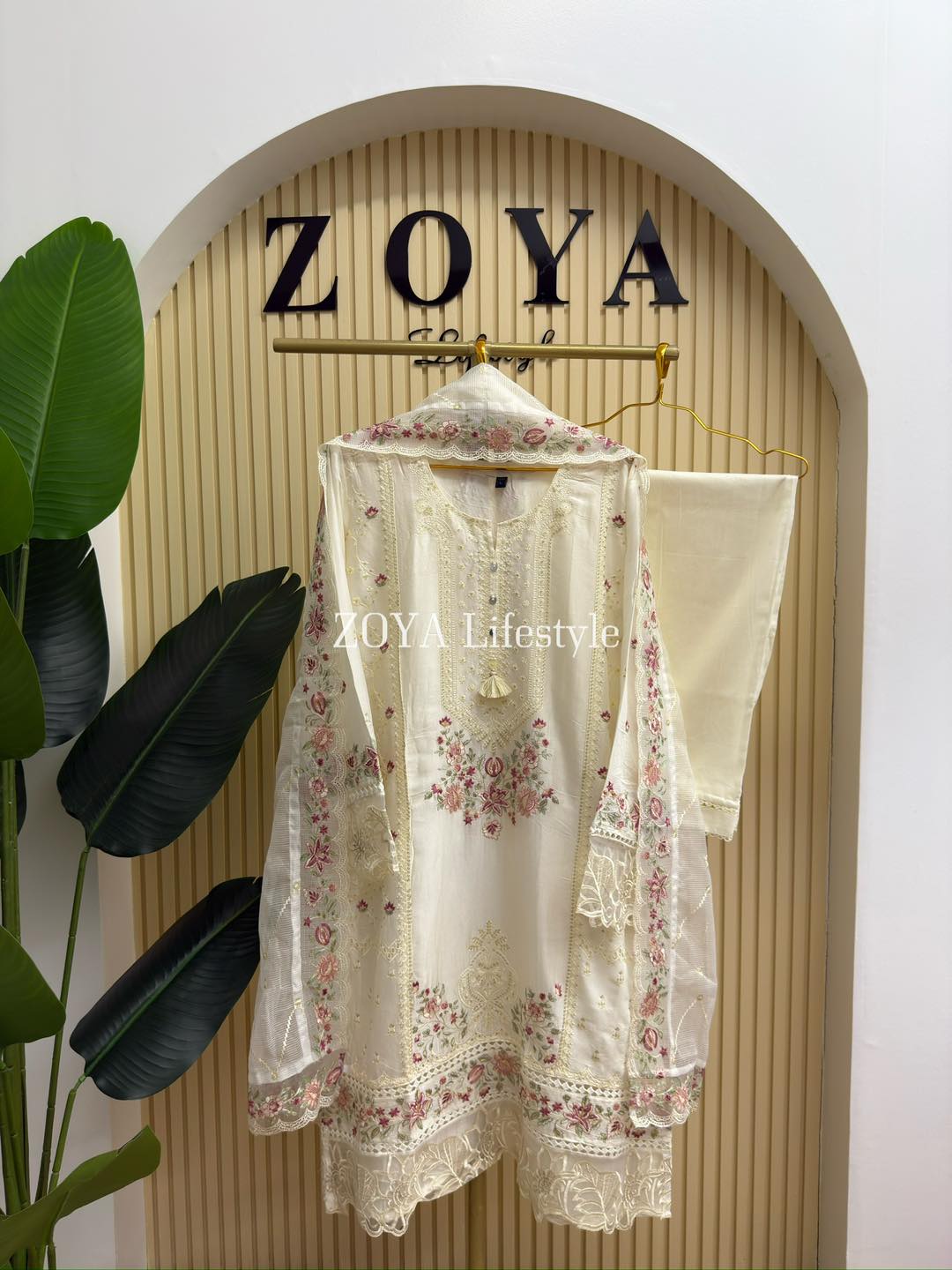 574579168_1257718209734149_8797031567888412526_n